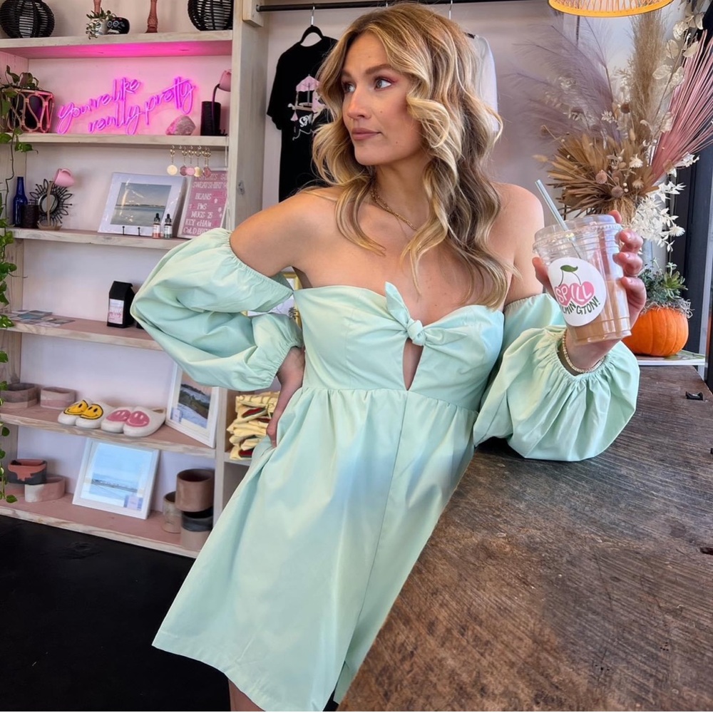 Vestique Mint Green Off-Shoulder Romper
